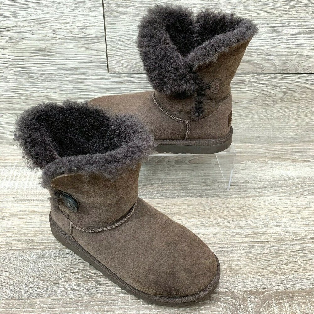 UGG Australia Women Bailey Button Suede Shearling Winter Boot Chocolate Brown 5